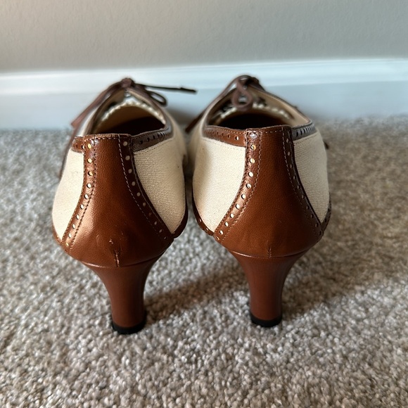 Manolo Blahnik Oxford style heels - Picture 5 of 8